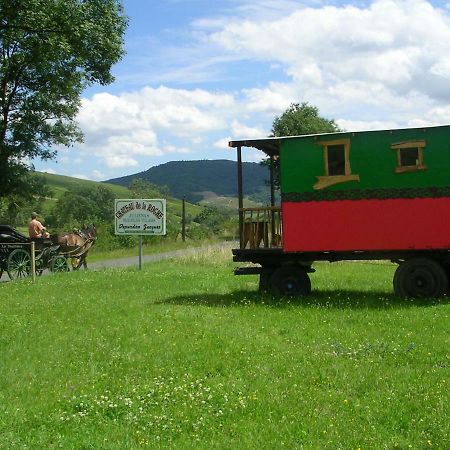 L'Authentique Roulotte Otel La Chapelle-de-Guinchay Dış mekan fotoğraf